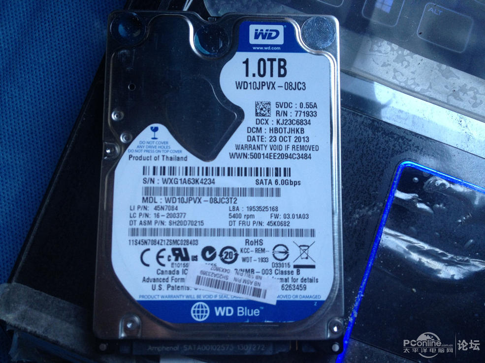 “BEAT365”简迷离专场音浪来袭 乐迷雨中狂欢气氛爆棚(图4) “BEAT365”简迷离专场音浪来袭 乐迷雨中狂欢气氛爆棚(图4)